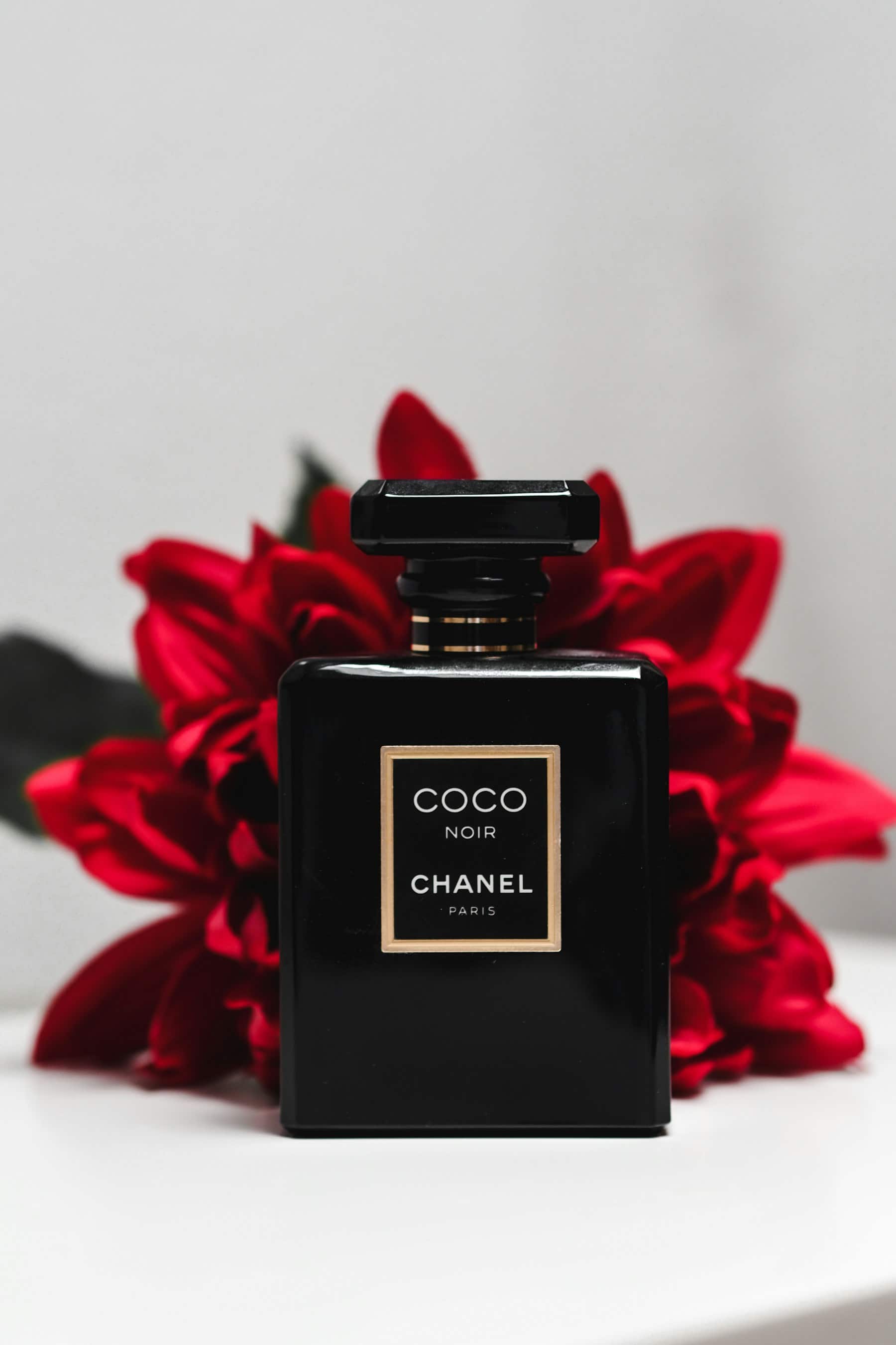 عکس تجاری شیشه عطر