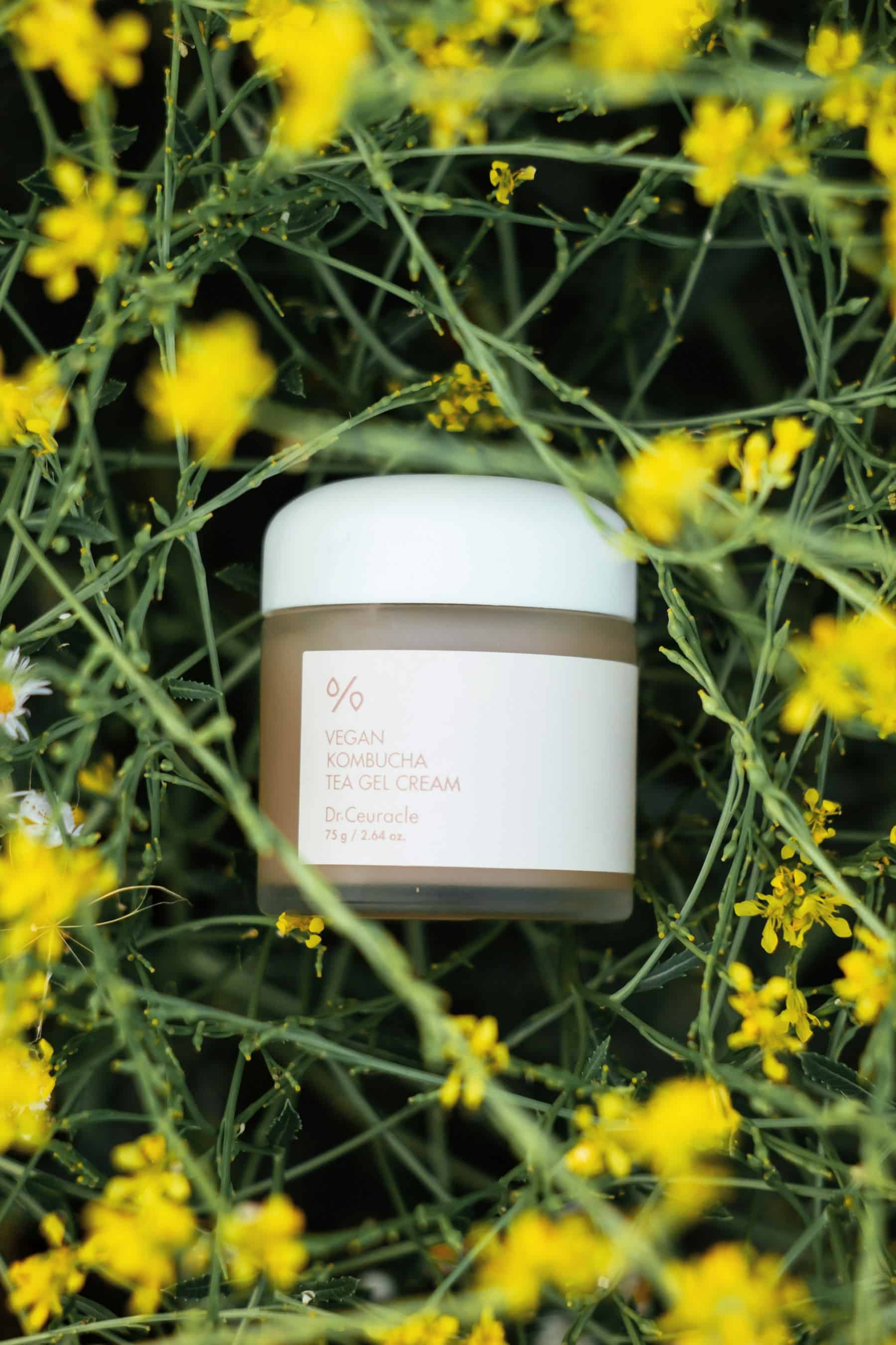 عکس مینیمال قطره‌چکان پوستی